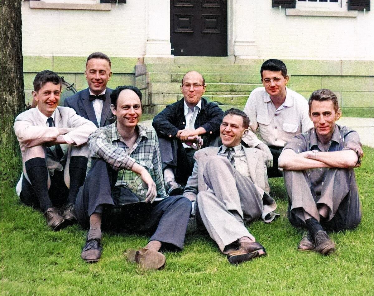 Organizadores del Dartmouth Summer Research Project on Artificial Intelligence de 1956. De izquierda a derecha, al fondo Oliver Selfridge, Nathaniel Rochester, Marvin Minsky y John McCarthy, y al frente Ray Solomonoff, Peter Milner y Claude Shannon.
